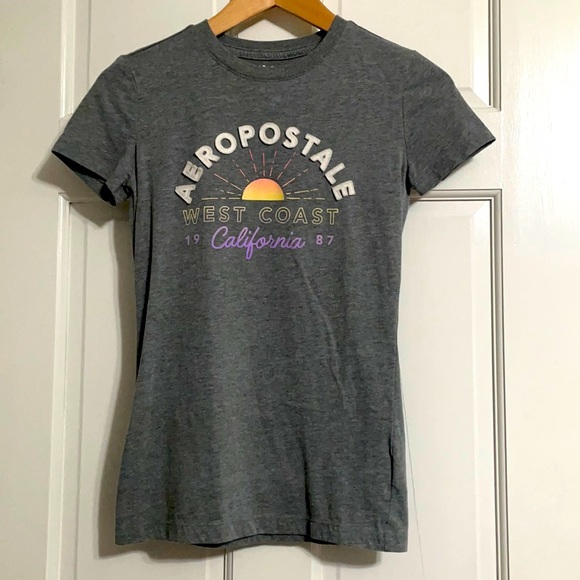 Aeropostale women’s small t shirt - Picture 1 of 1